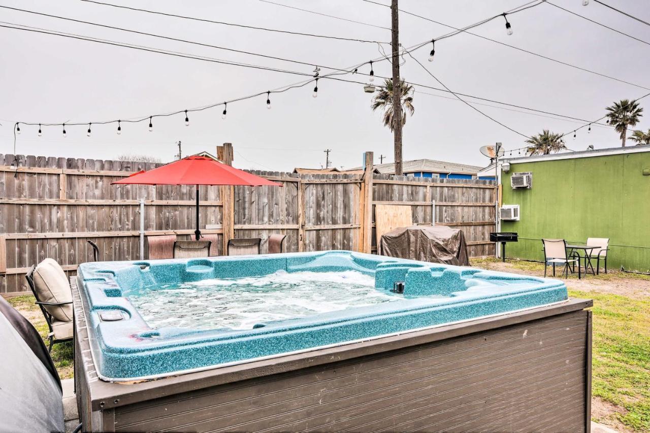 Beautiful Galveston Apt With Deck Less Than 3 Mi To Dtwn! Kültér fotó