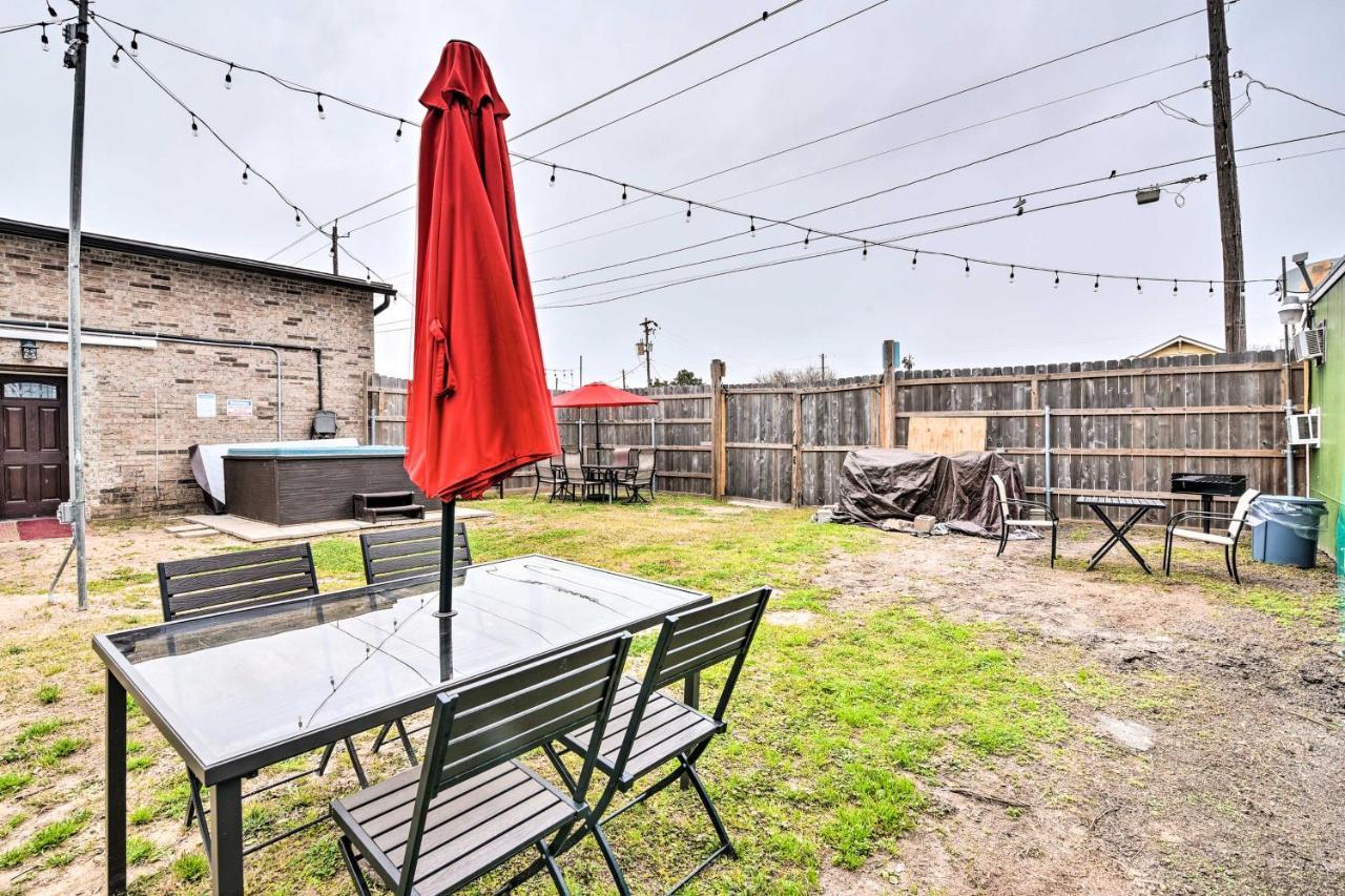 Beautiful Galveston Apt With Deck Less Than 3 Mi To Dtwn! Kültér fotó